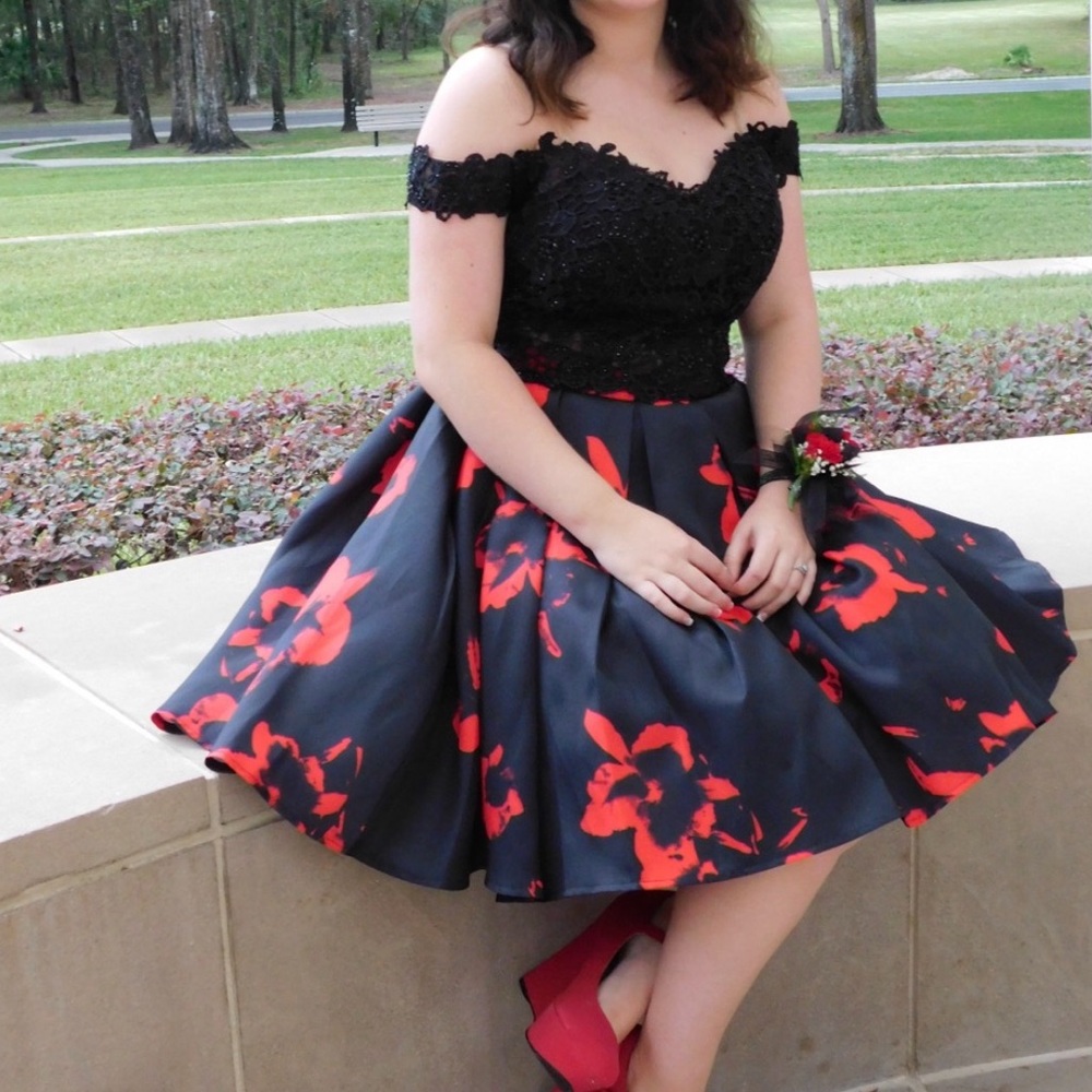 2 piece homecoming dress size 9/10 red and black